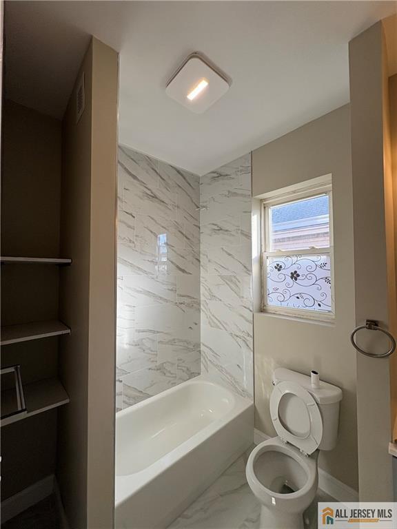 Building Photo - 402 Lawrence St