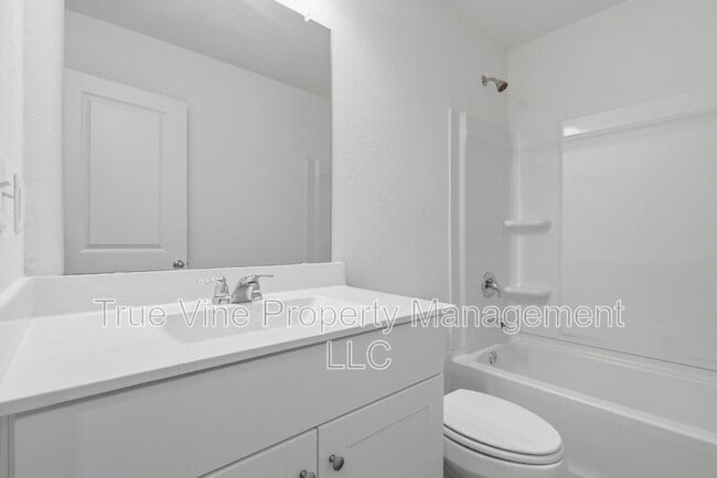 Building Photo - 14523 Bonito Loop