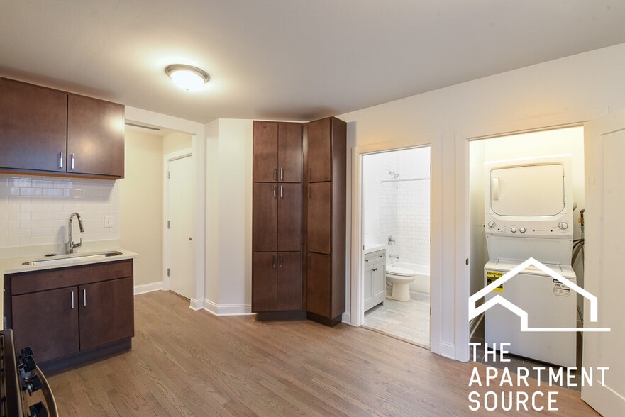 Building Photo - 3405 W Fullerton Ave