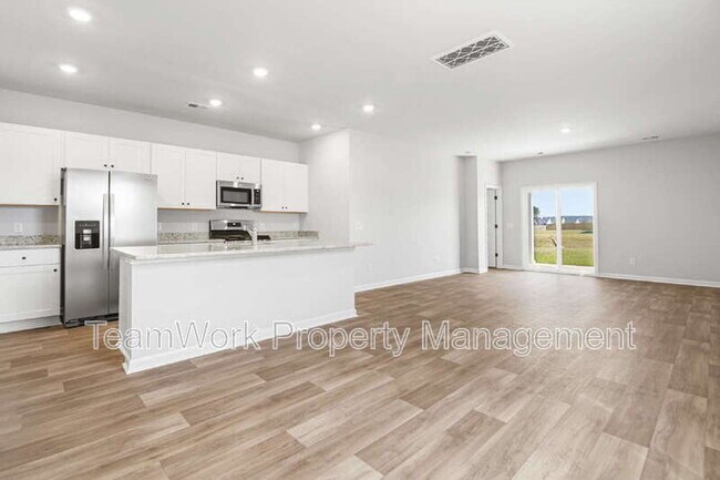 Building Photo - 376 Tiliwa St