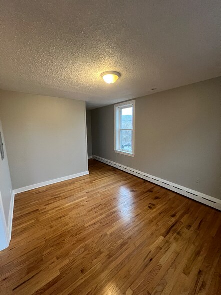 Building Photo - 20 Willington Ave