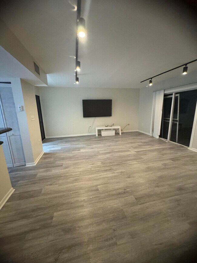 Building Photo - 20818 San Simeon Way