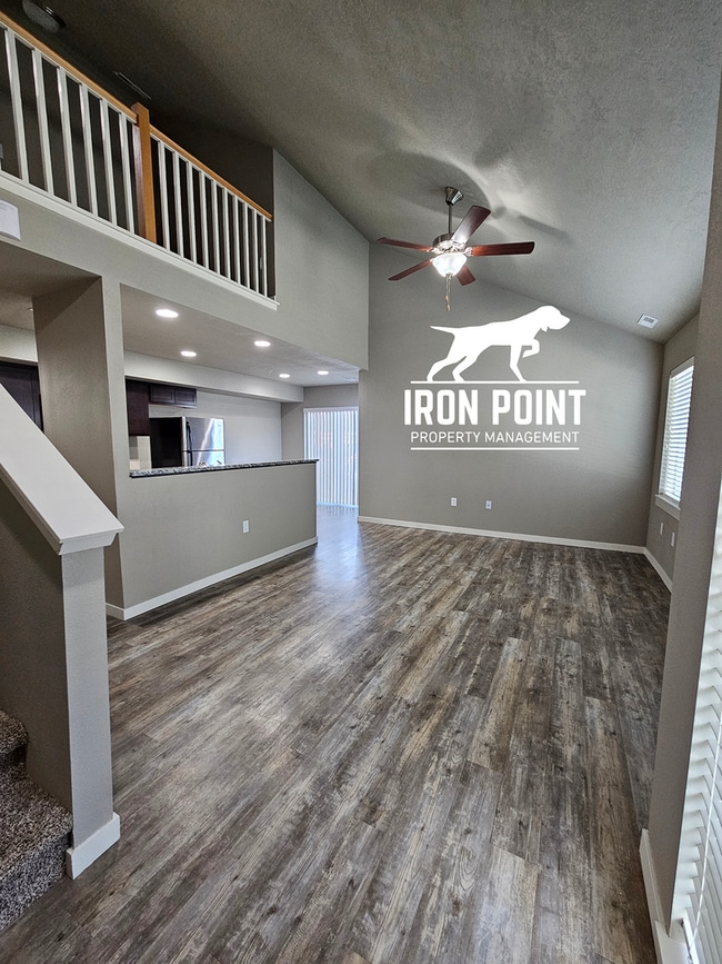 Building Photo - JE911