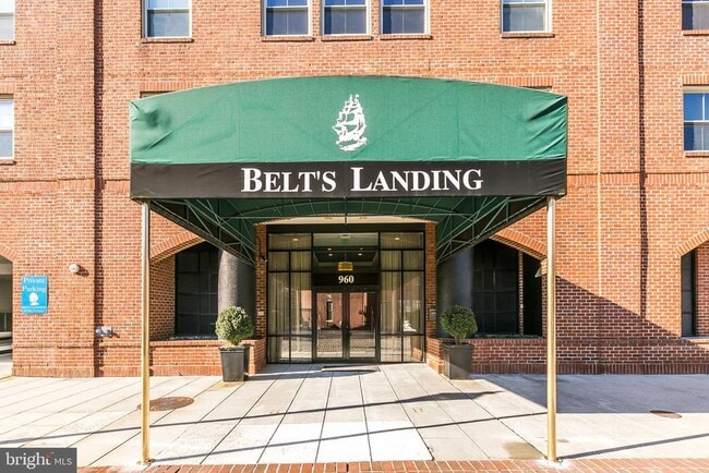 Building Photo - 960 Fell St