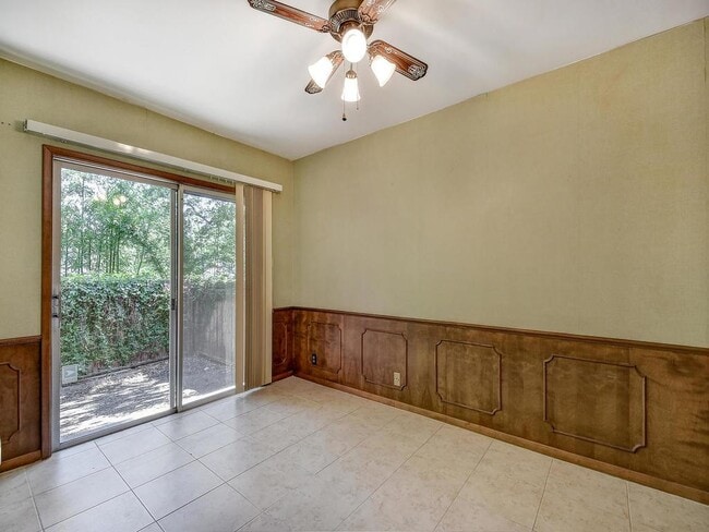 Building Photo - 206 Park Ln