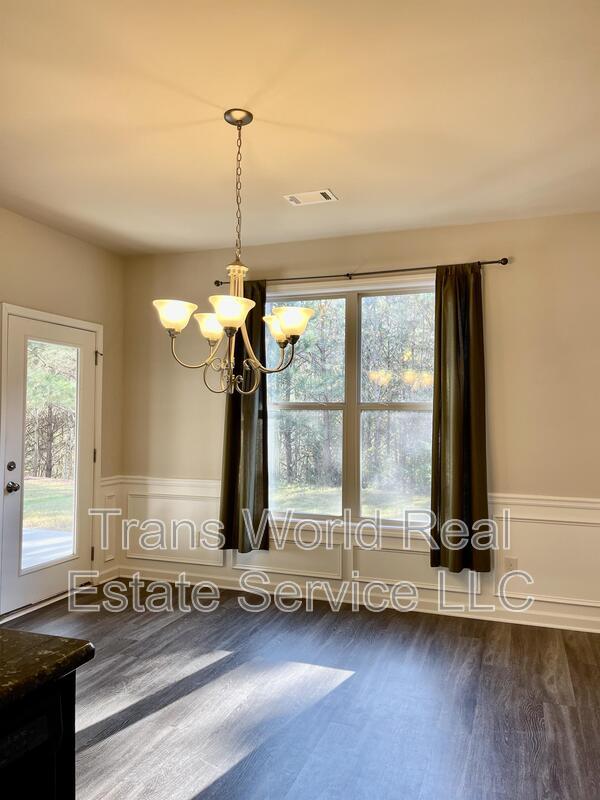 Building Photo - 7260 Silk Tree Pointe