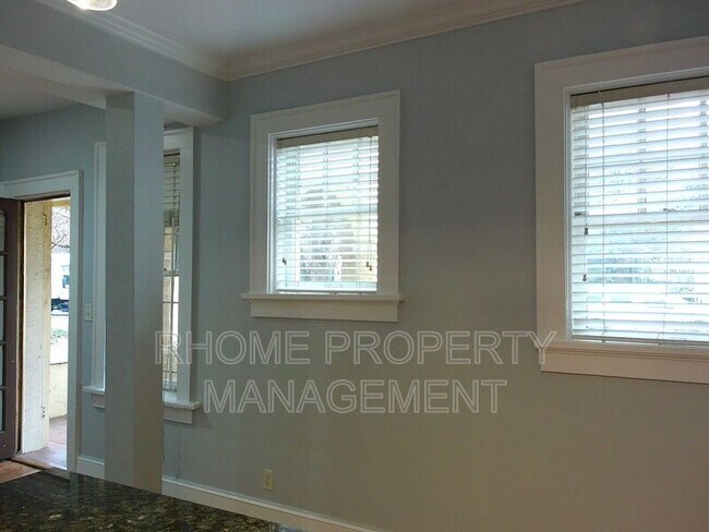 Building Photo - 2855 Peachtree Rd NE