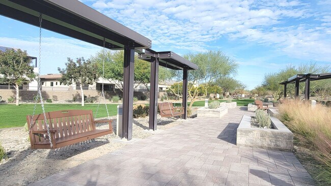 Building Photo - Luxury at Vistal