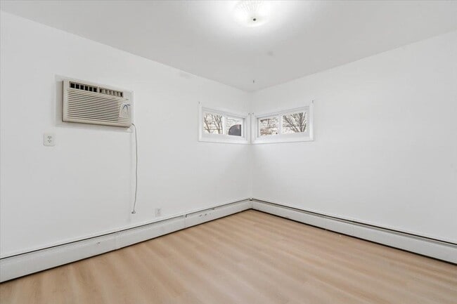 Building Photo - 52 Markham Rd