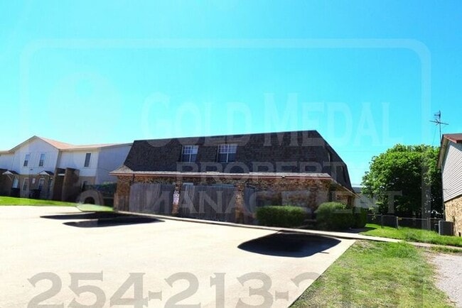 Building Photo - 3906 Charolais Dr