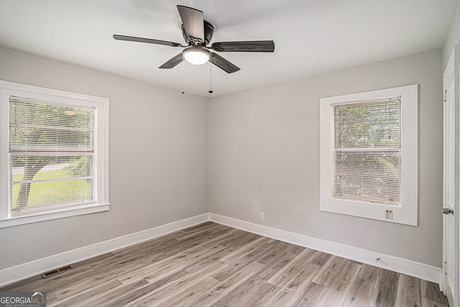 Building Photo - 1830 Meadow Ln
