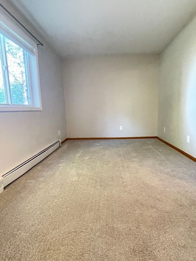 Building Photo - Main Floor, Excellent Condition, Video Wal...