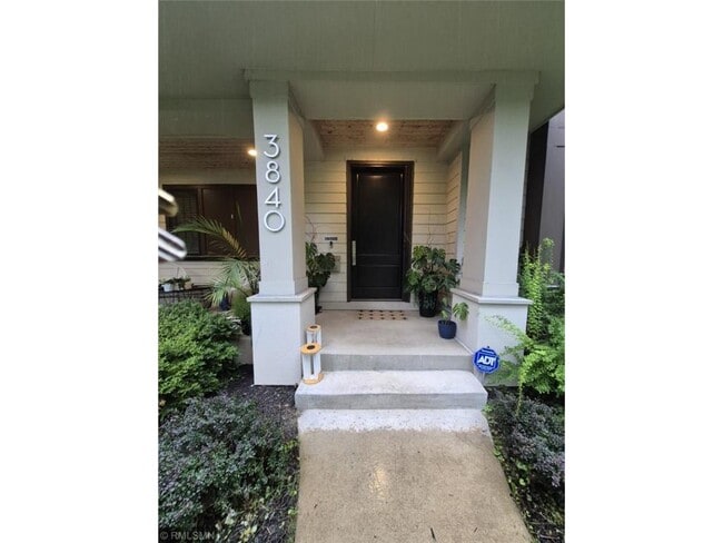 Building Photo - 3840 Upton Ave S