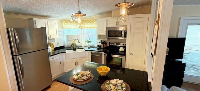 Building Photo - 161 Greenview Dr