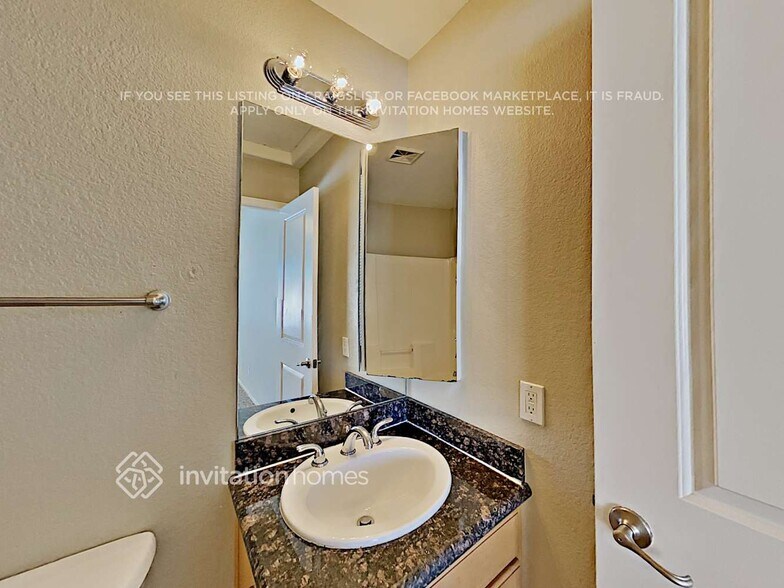 Building Photo - 7801 N 44th Dr