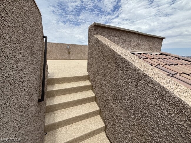 Building Photo - 5582 Sancho Throne Rd