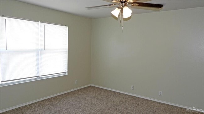 Building Photo - 14 19th St