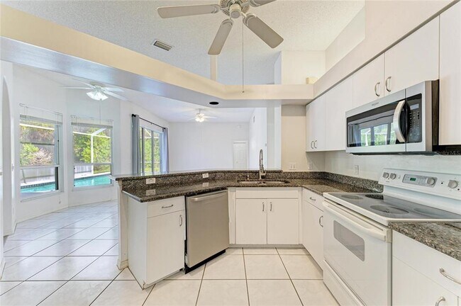 Building Photo - 4805 76th Ct E