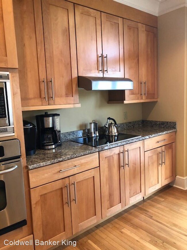 Building Photo - 2 br, 2 bath House - 21 Battery Park Avenue