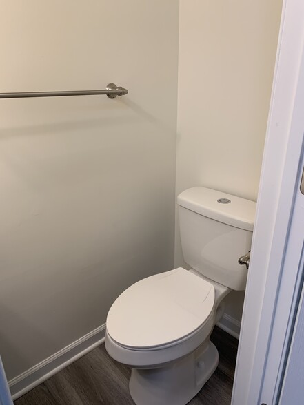 Building Photo - 5815 Whitfield Ct