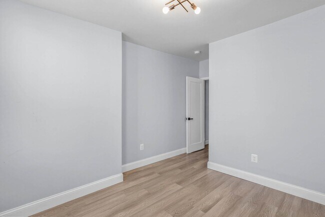 Building Photo - 1521 S 19th St