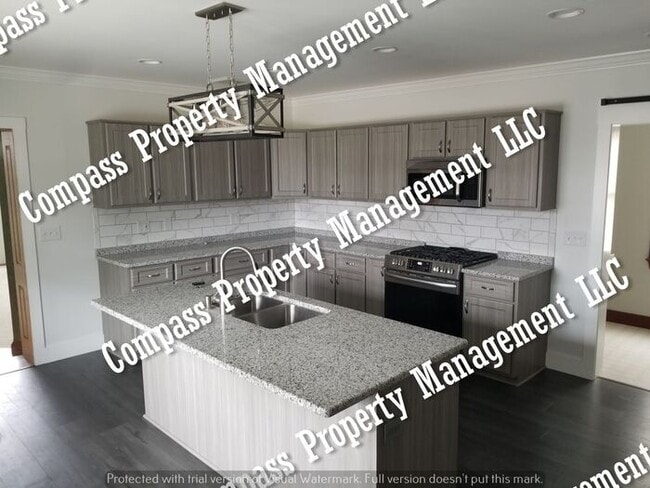 Primary Photo - $1895 - 4 Bed, 2 Bath, 2 Car Garage - Lanc...