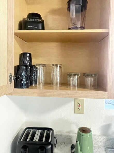 Building Photo - 7001 Sherwood Ave