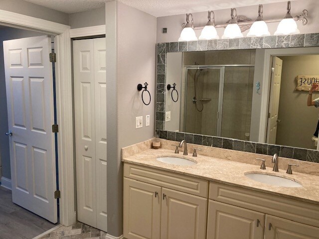 Building Photo - 60 Surfview Dr