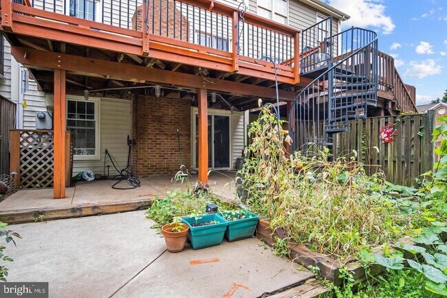 Building Photo - 43535 Postrail Square