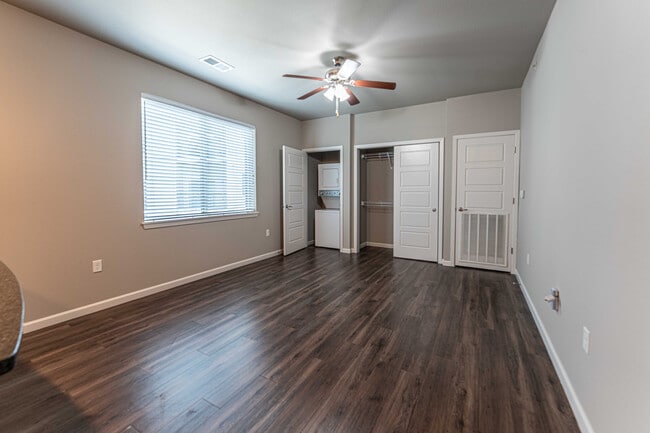 Studio Living Space and Laundry - Coryell Commons