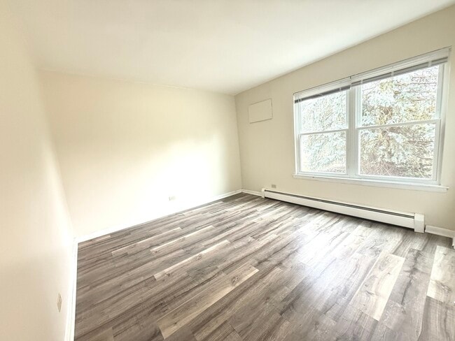 Building Photo - 575 Berry Ave