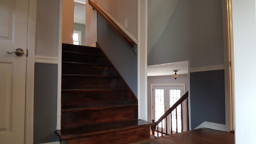 Building Photo - 1871 Cameo Ct