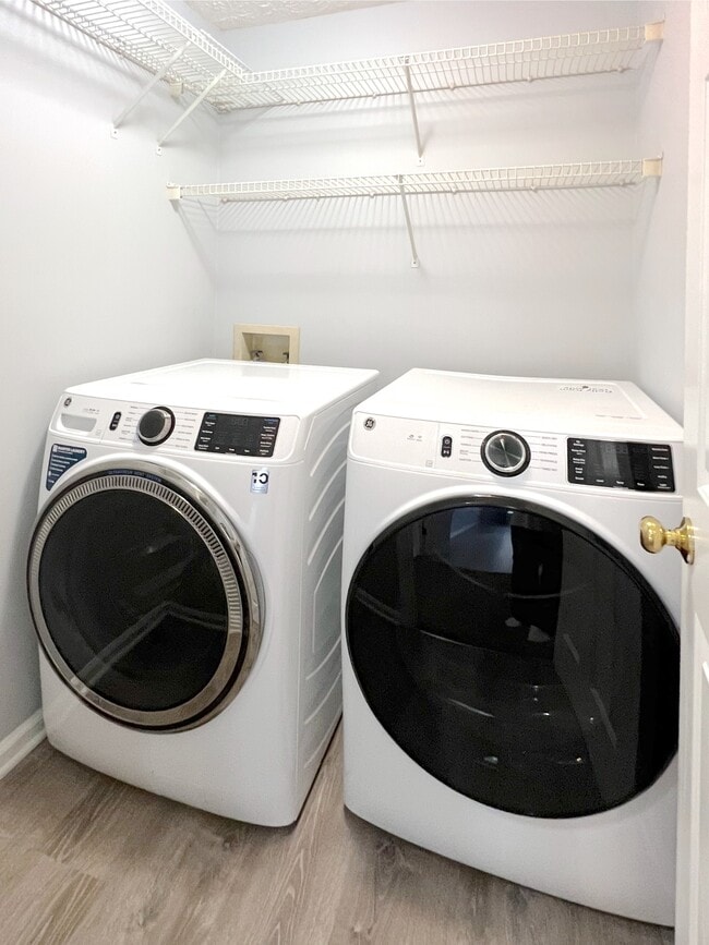 Building Photo - 1924 Riverlanding Cir