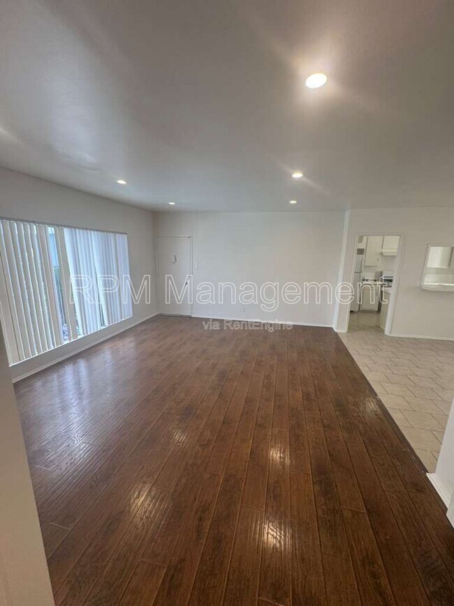 Building Photo - 11939 Albers St