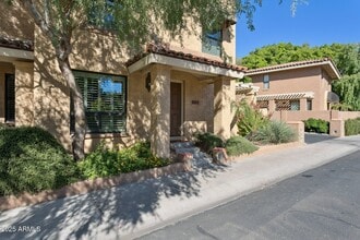 Building Photo - 10420 N 11th Pl