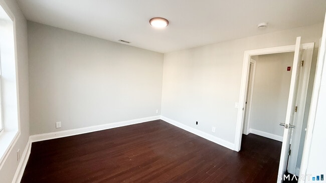 Building Photo - 271 Seaside Ave