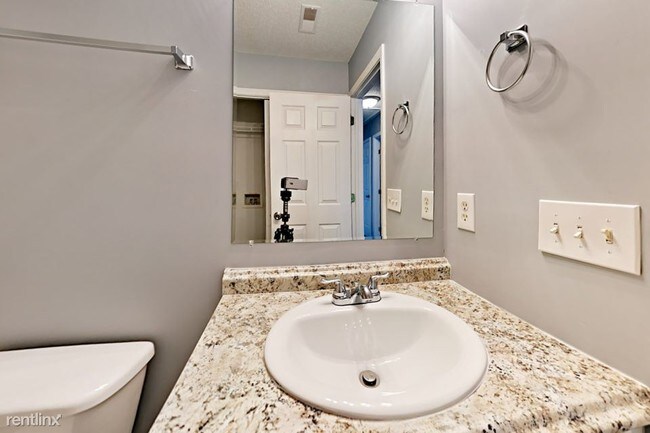 Building Photo - 7525 Rolling Meadows Ln