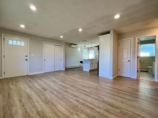 Building Photo - Soprano Duplex