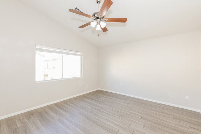 Building Photo - 6510 Abbey Door Ct