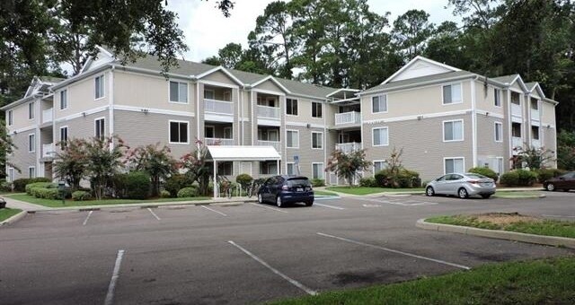 Building Photo - 4000 SW 23rd St