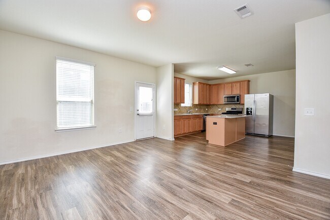 Building Photo - 4407 Champions Landing Dr