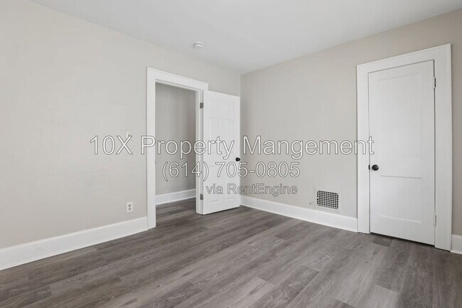 Building Photo - 132 S Richardson Ave
