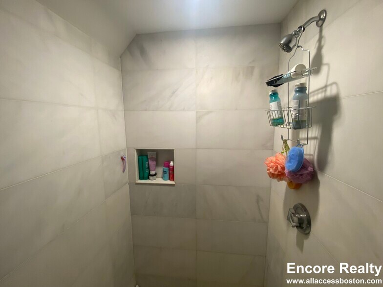 Building Photo - 46 Creighton St