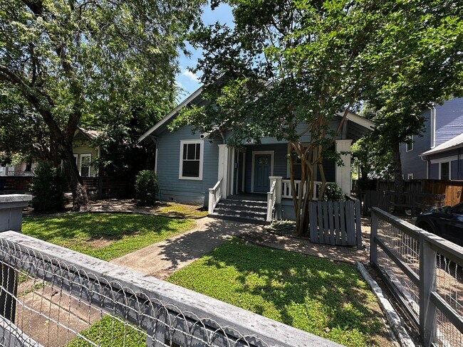 Building Photo - 312 W 37th St