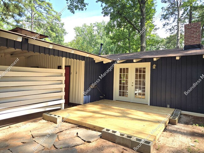 Building Photo - 2795 Arlington Rd