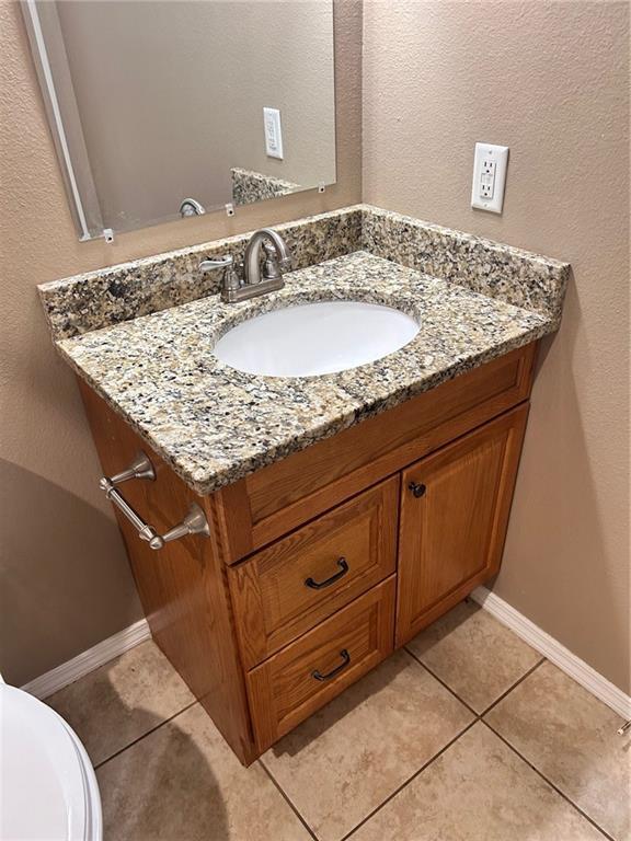 Building Photo - 5640 Mounthill Ct