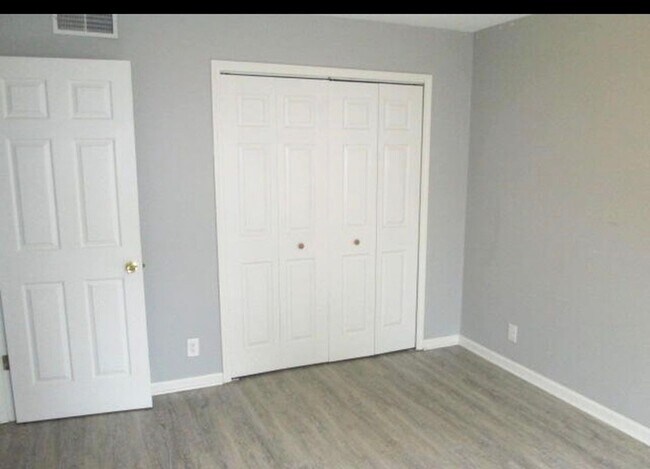 Building Photo - 1827 Bashford Manor Ln