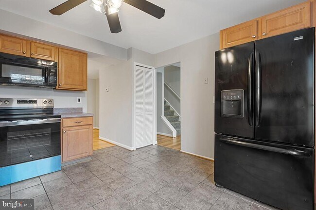 Building Photo - 10661 High Beam Ct