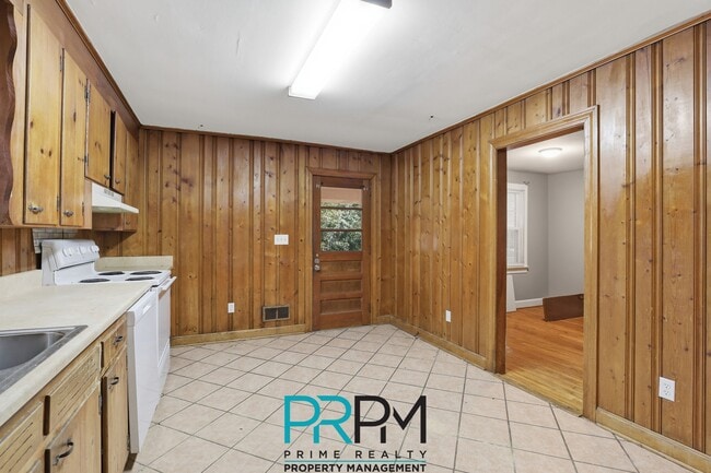 Building Photo - 8 Kathryan Ct