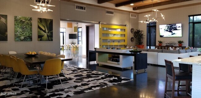 Building Photo - 12725 W Dale Ln